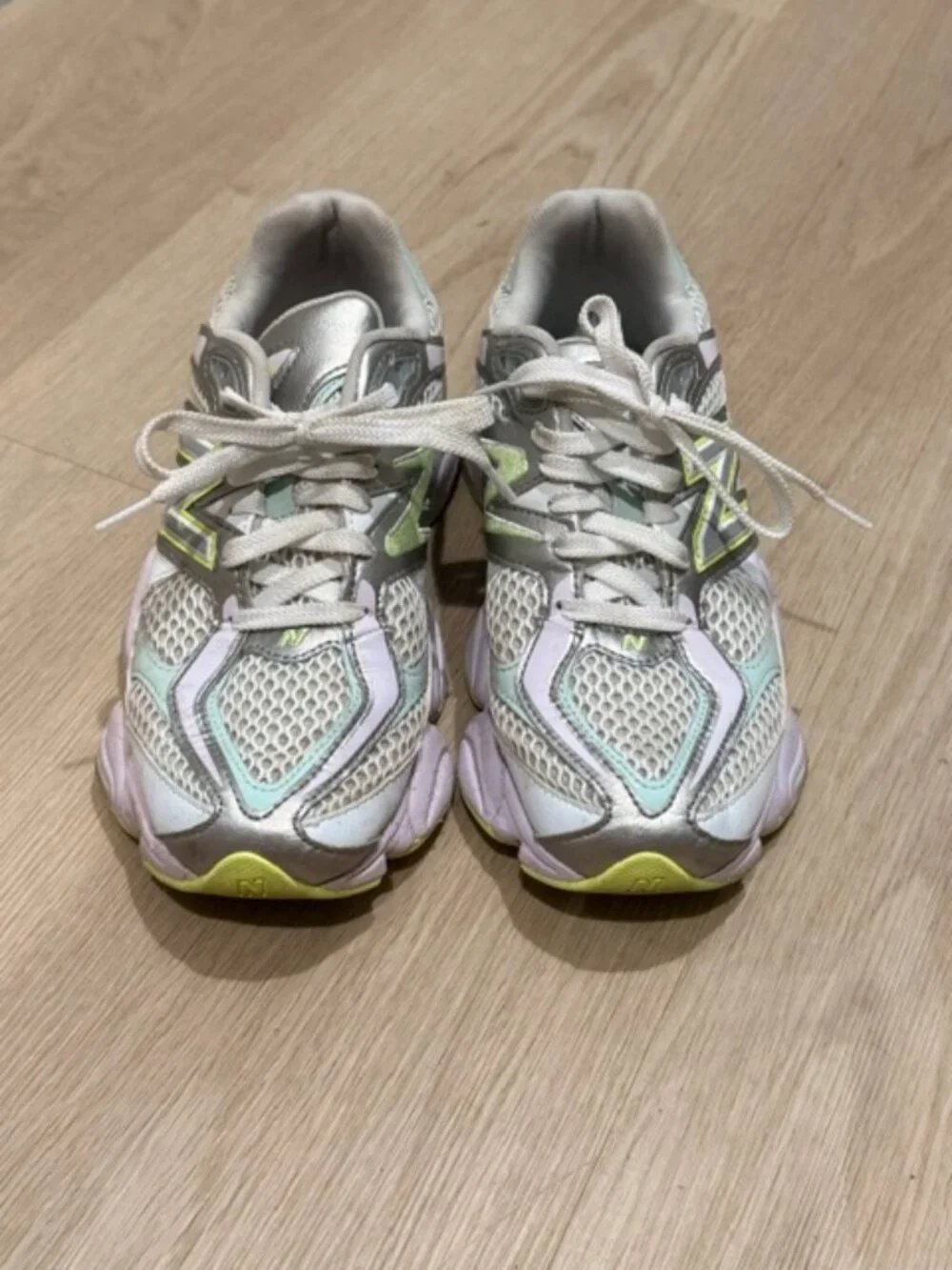 New Balance   9060 White/Taro sneakers Women size 9
